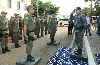 Polícia Militar realiza passagens de comandos e entrega equipamentos no Sul do Piauí
